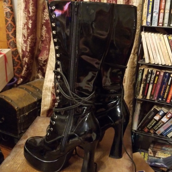 poshmark platform boots